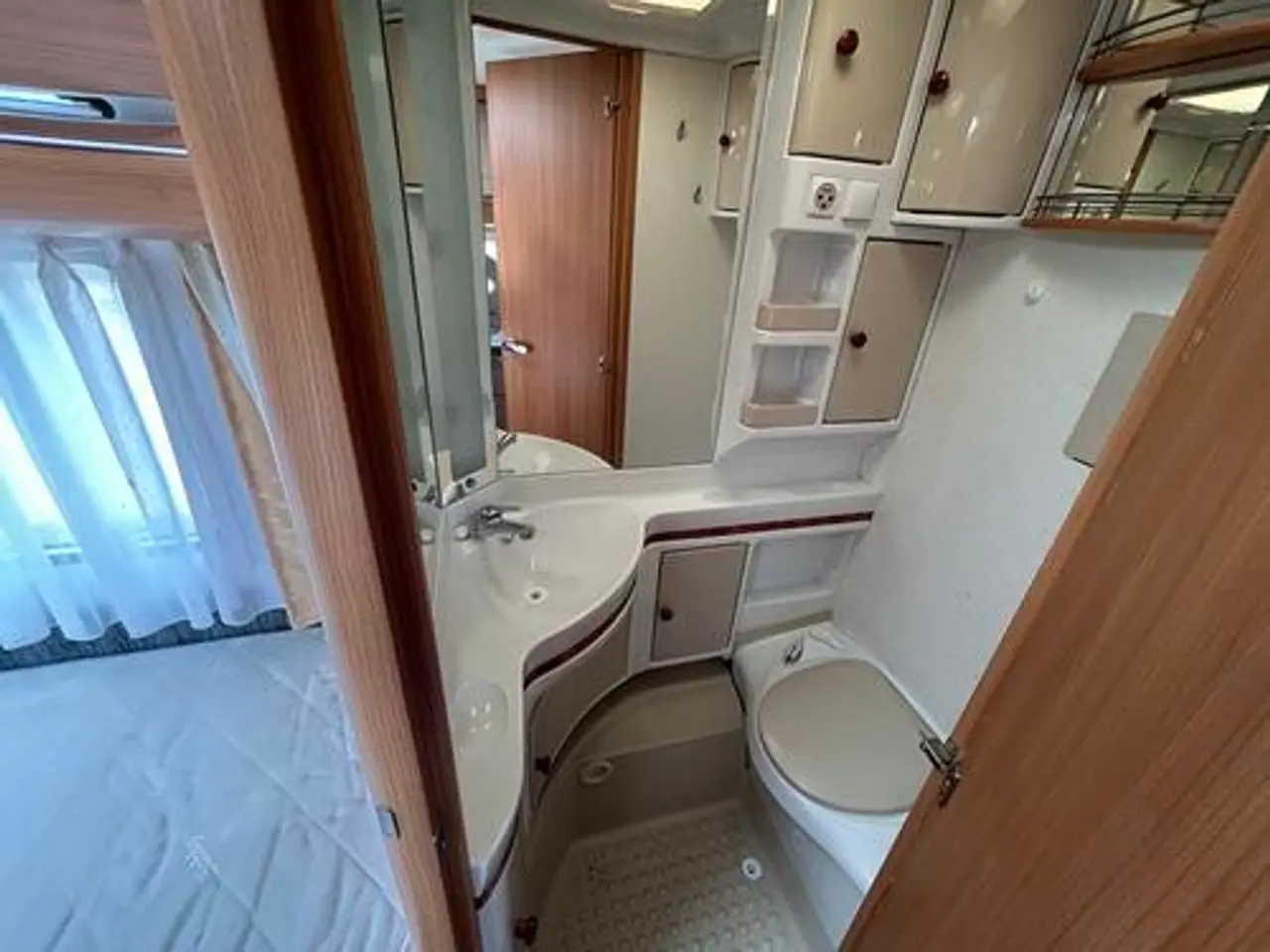 Billede 6 - Hobby DE LUXE 460 LU