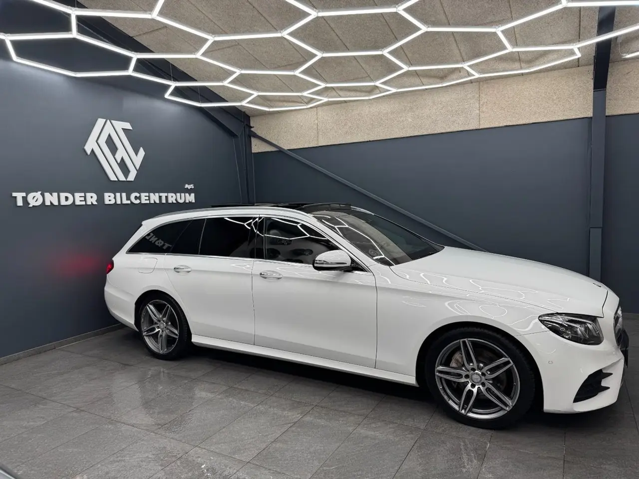 Billede 3 - Mercedes E220 d 2,0 AMG Line stc. aut.