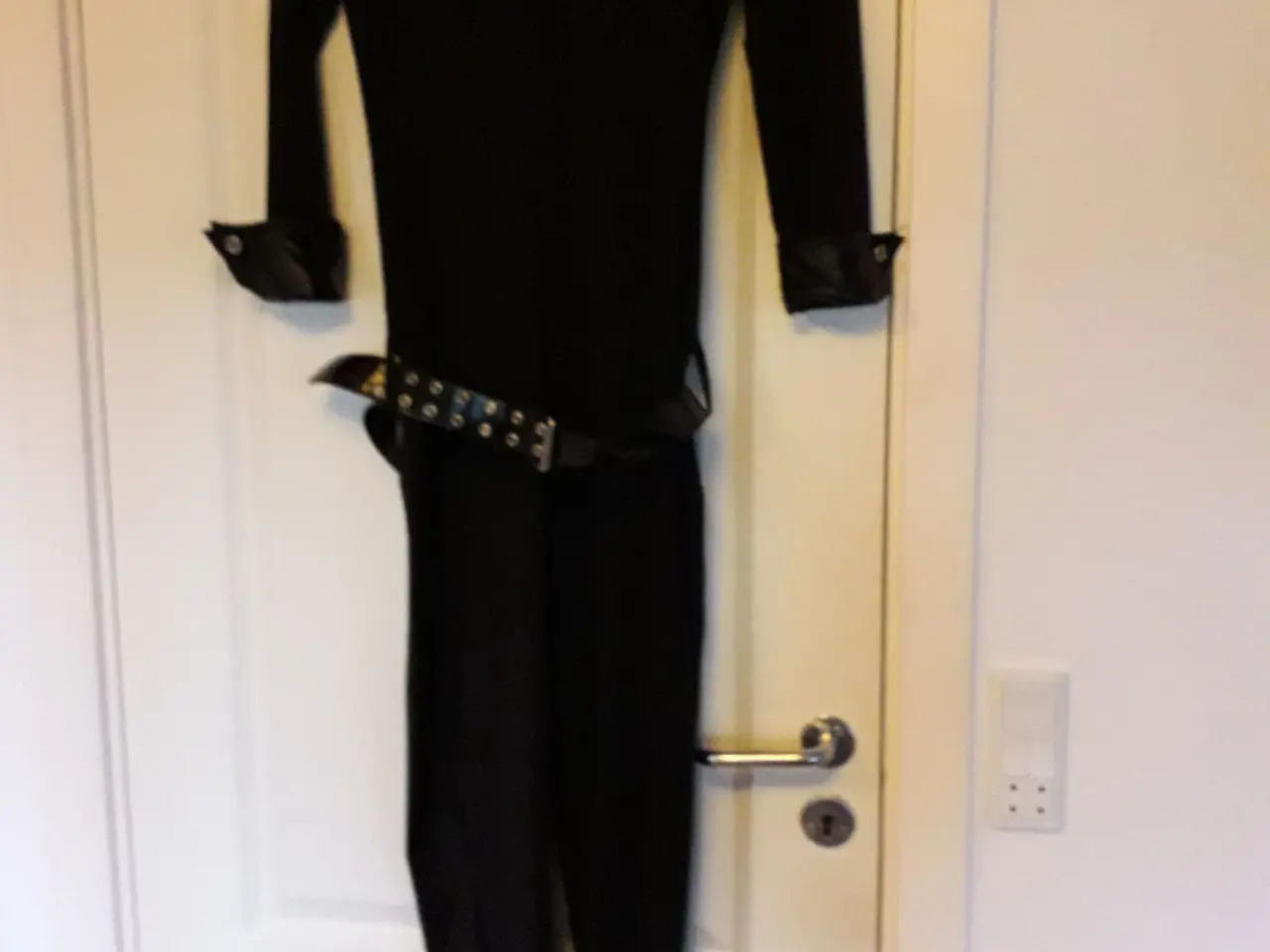 Billede 1 - FBI kostume