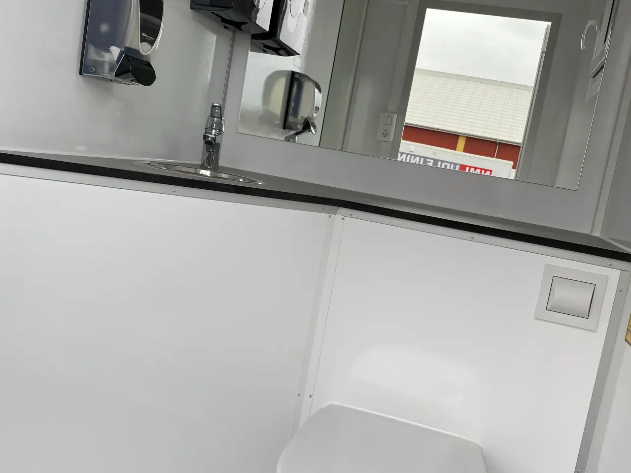 Billede 3 - Dobbelt VIP toiletvogn
