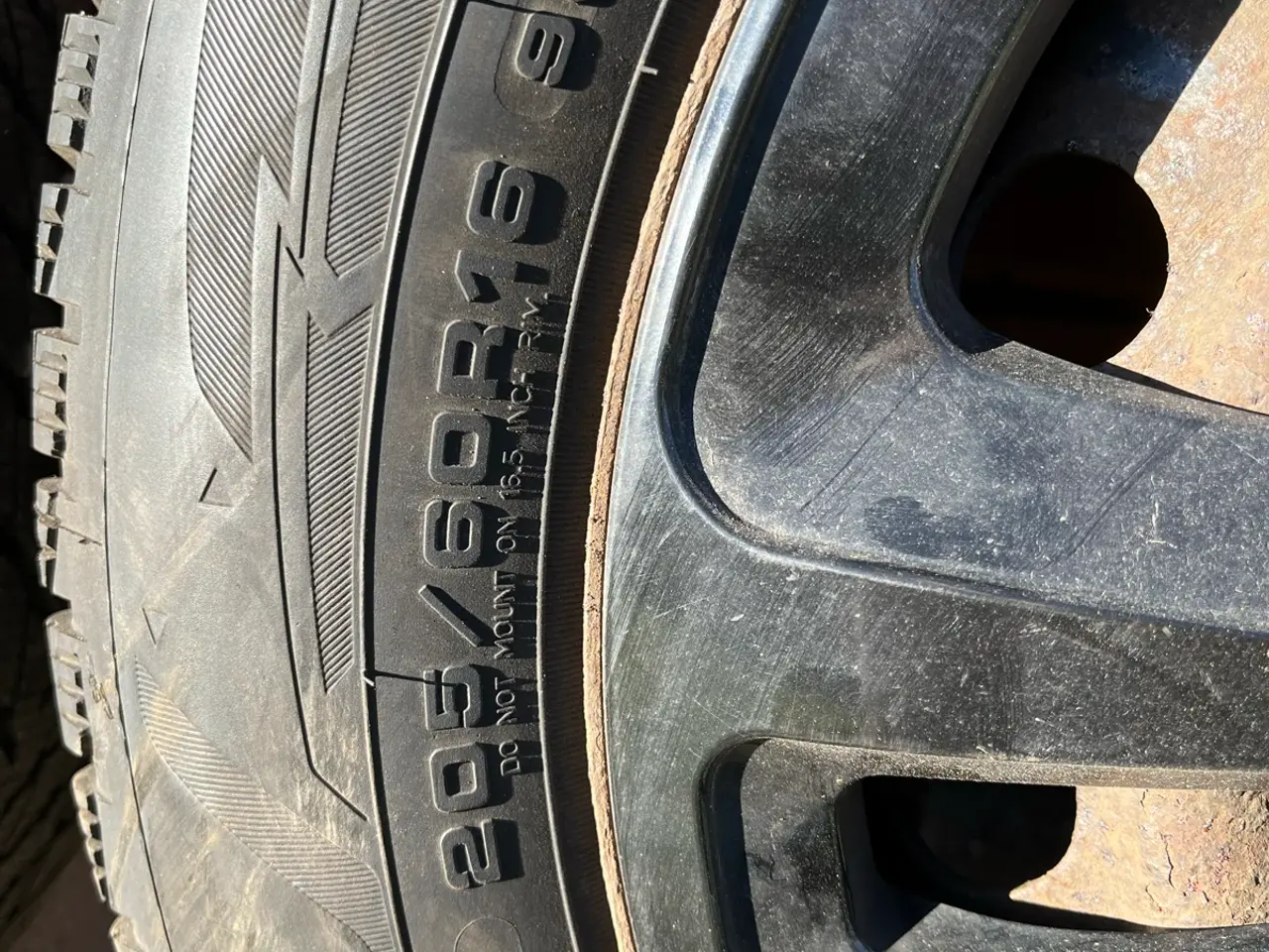 Billede 3 - Vinterdæk Goodyear 205/60 R16