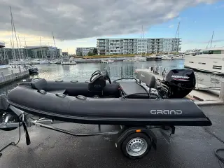 Grand 340 GL Black Edition Mercury 25hk m trailer