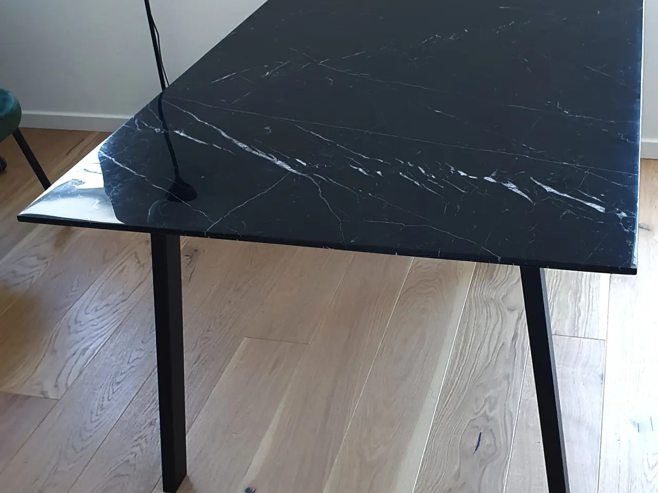 Billede 1 - Sort marmor spisebord