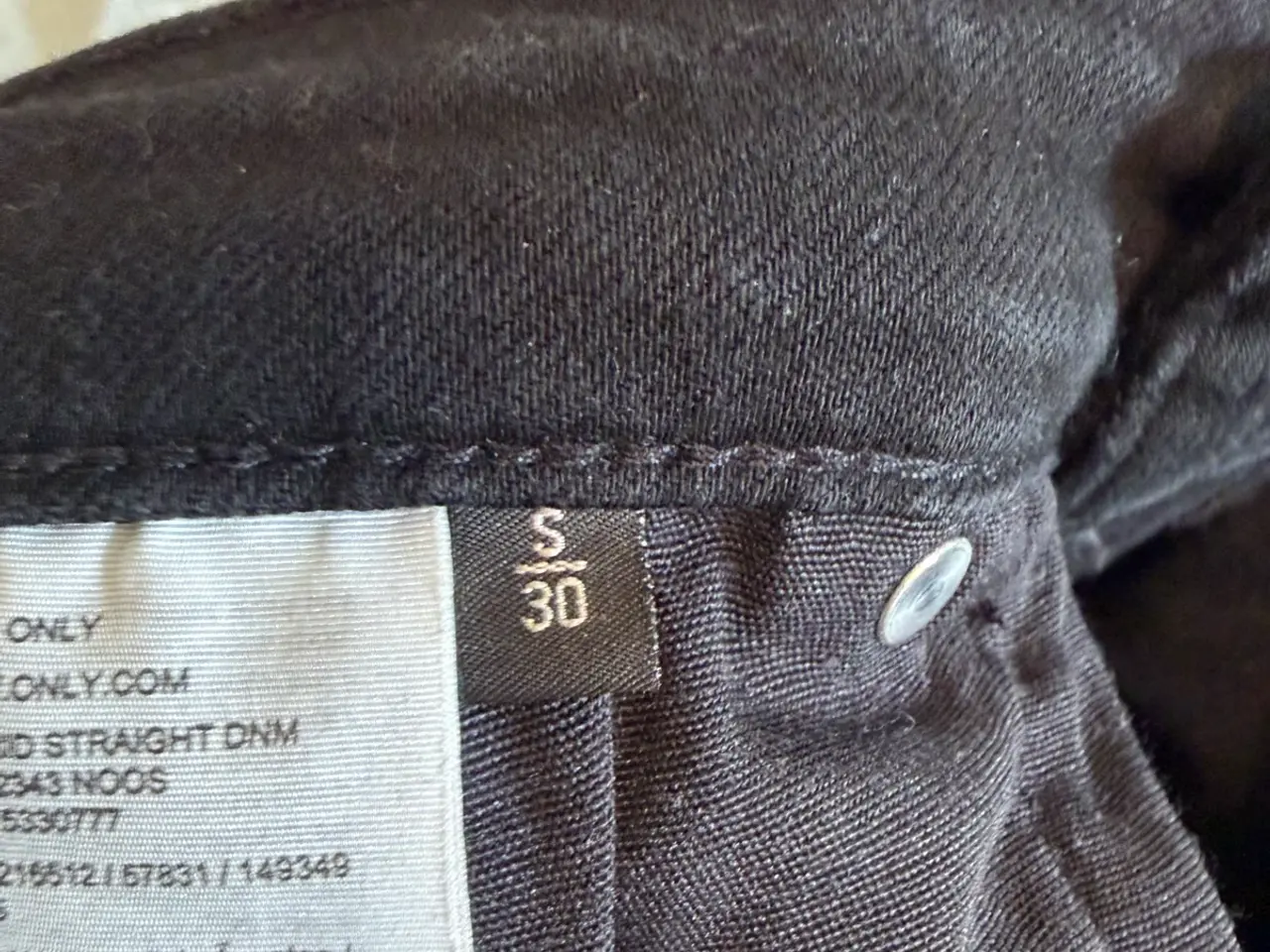 Billede 3 - Mid waist wide sorte bukser fra Only