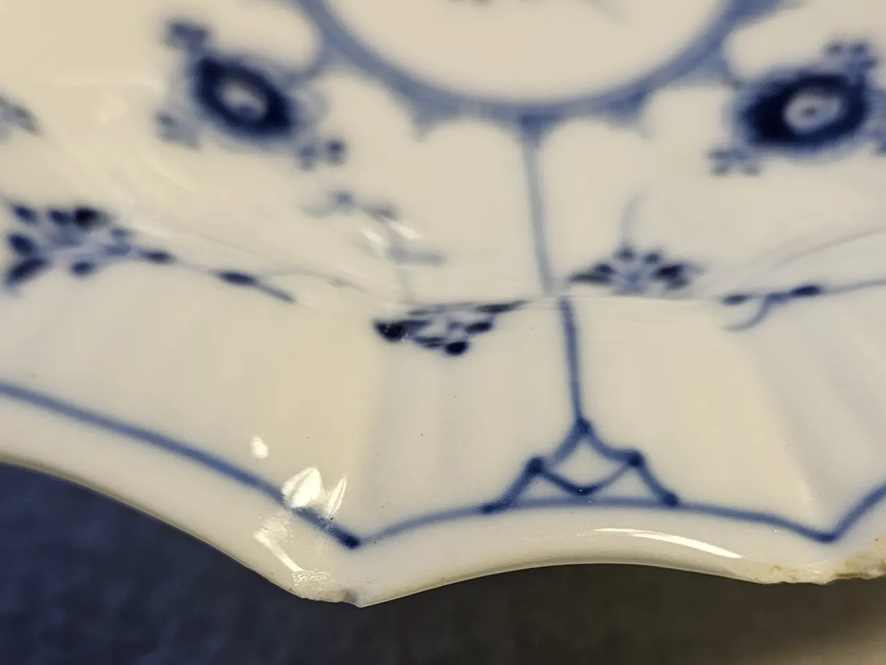 Billede 11 - Royal Copenhagen musselmalet kantede skåle 142/140