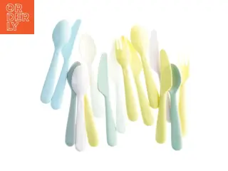 Plastikbestik i pastelfarver (str. 16 x 3 cm)