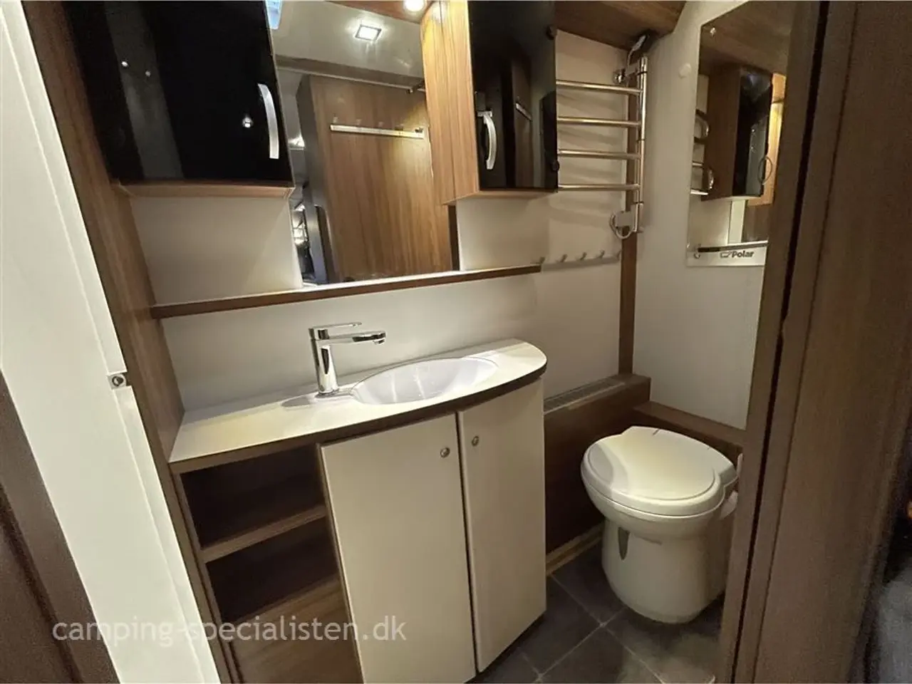 Billede 11 - 2020 - Polar Customized 680 Polar Customized 680 med enkeltsenge og endebadeværelse model 2020 - kan nu ses hos Camping-Specialisten.dk
