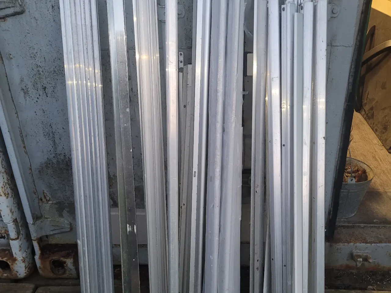 Billede 1 - aluminium profiler 30stk forskellige 150kr rustfri