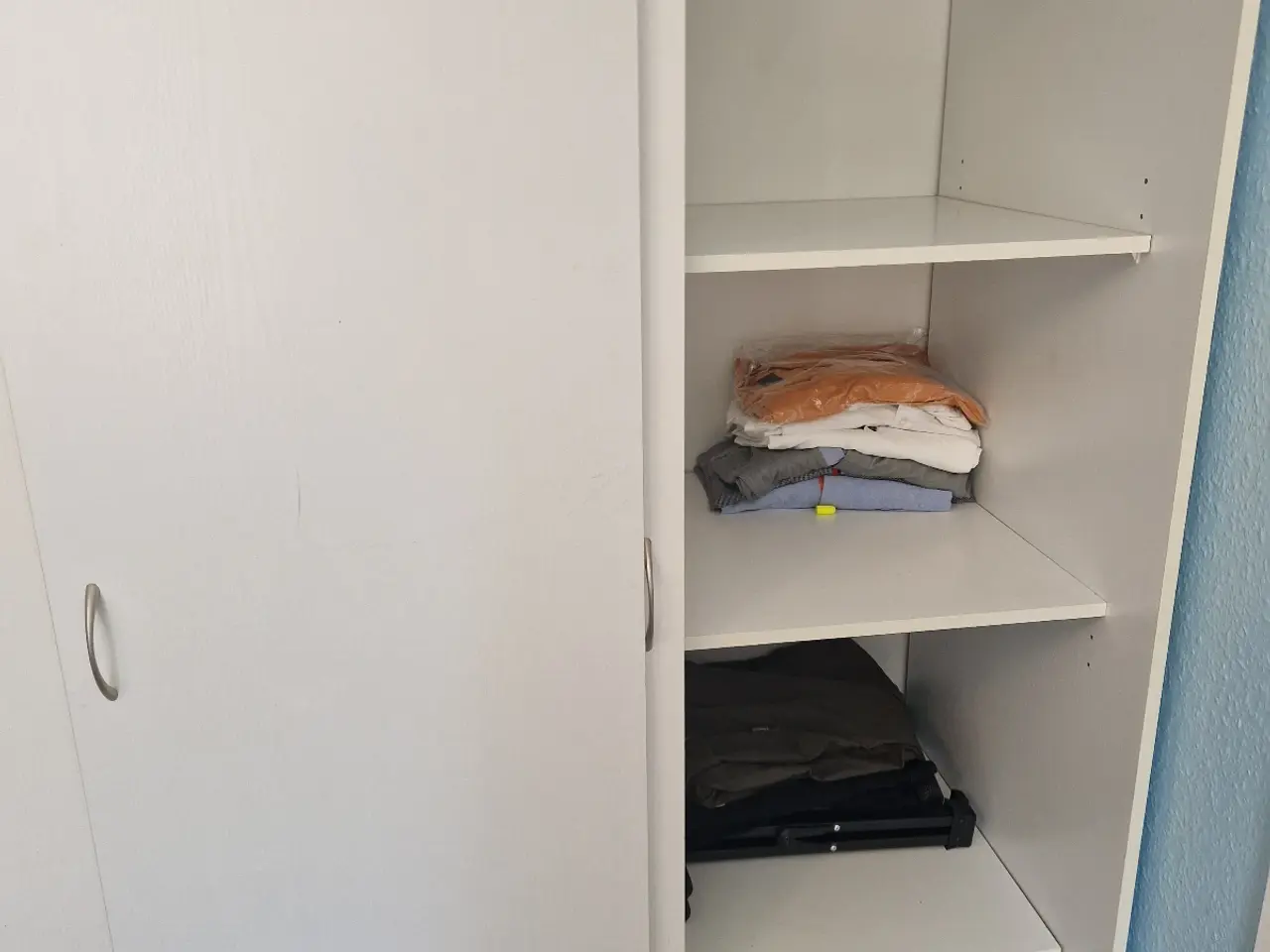 Billede 2 - Klædeskab, bøjleskab, skab