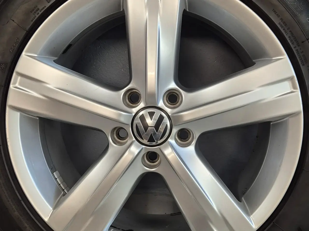 Billede 1 - VW ORIGINAL ALUFÆLGE MED VINTERDÆK