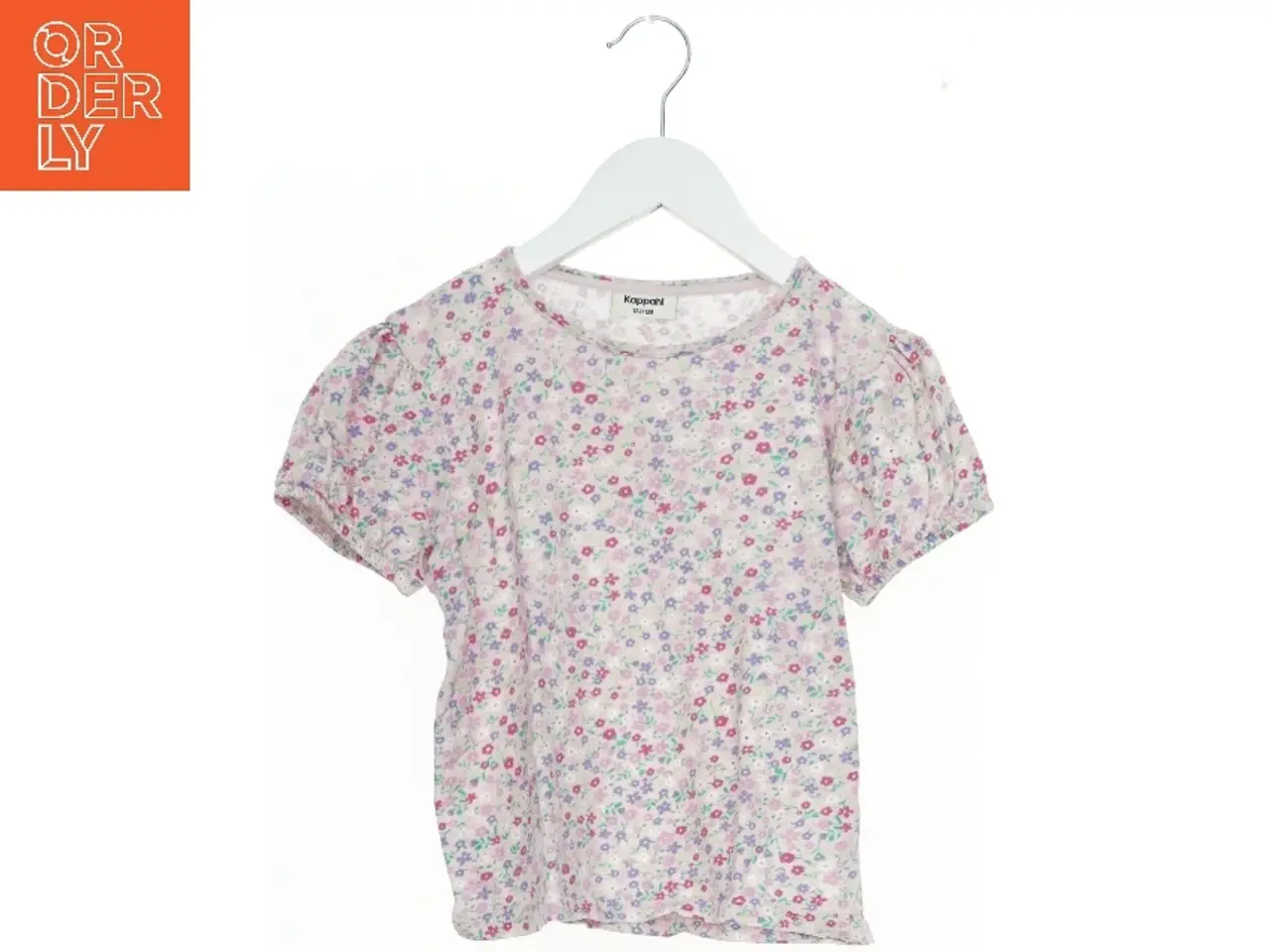 Billede 1 - Blomstret bluse til børn fra KappAhl (str. 122)