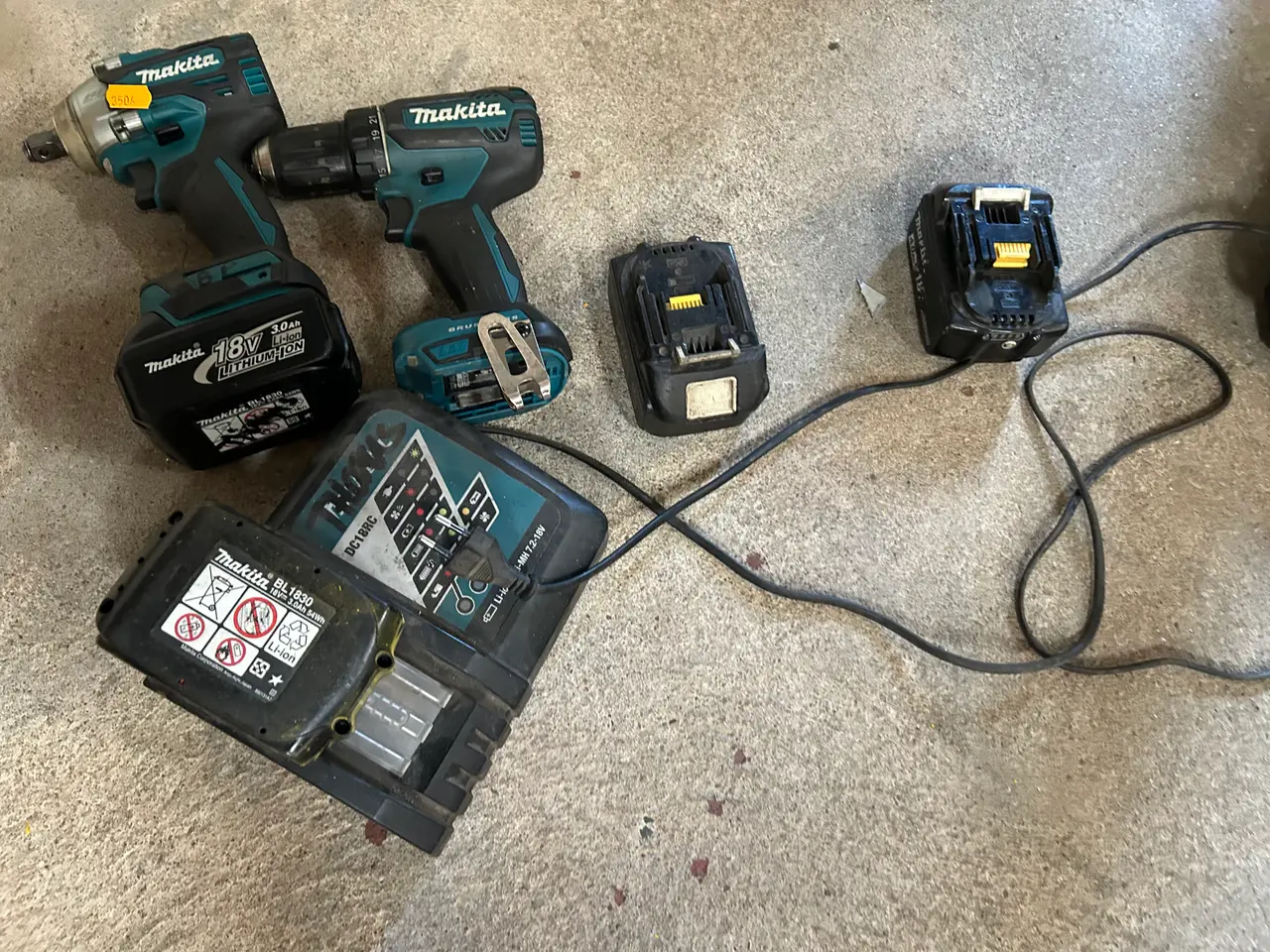 Billede 3 - Slagnøgle, skruemaskine, 3 stk. batterier samt lader MAKITA