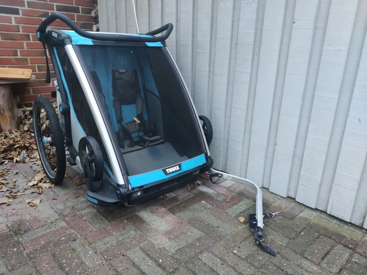 Billede 1 - Thule cykeltrailer til 2 børn klar til nye eventyr