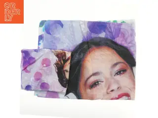 Dekorative tekstiler med portrætprint fra Disney (str. 64x55 & 130x186 cm)