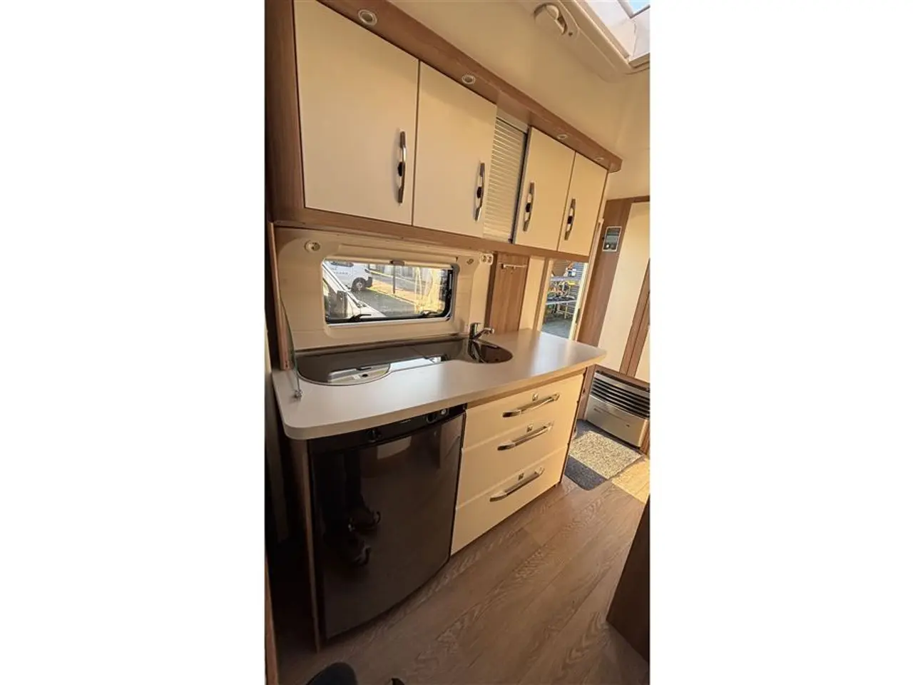 Billede 8 - 2021 - Hobby De Luxe 440 SF Pæn og velholdt campingvogn
