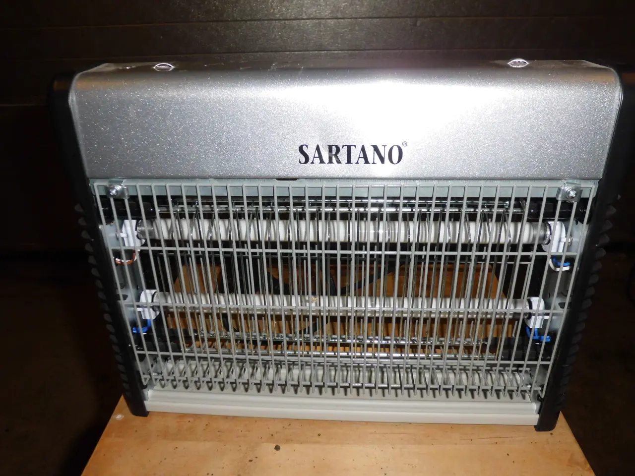 Billede 1 - Fluefanger 2x8 watt