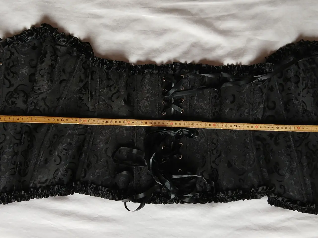 Billede 5 - Sort brokade korset, str. 40-42