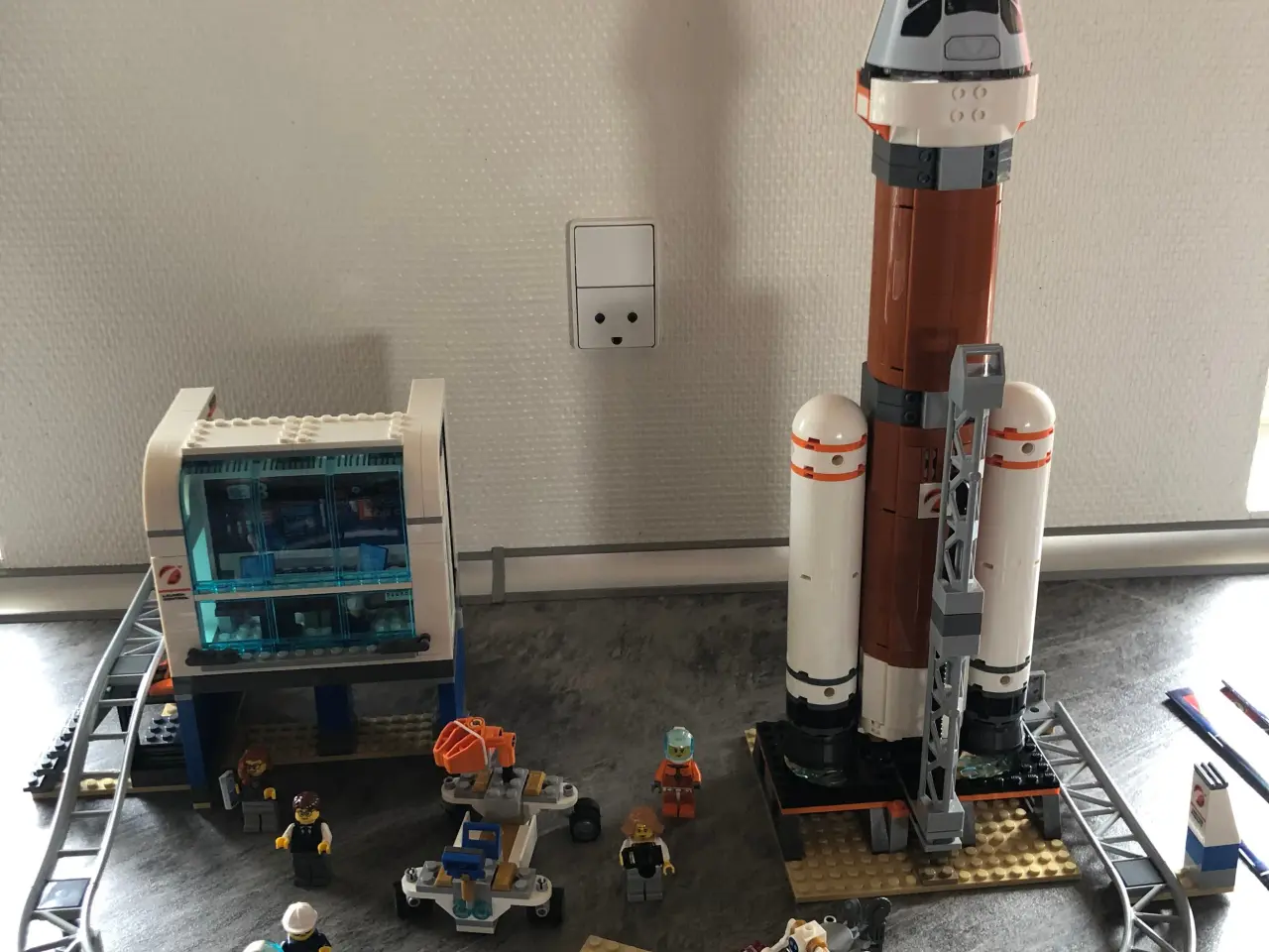 Billede 2 - Lego city: Rumraket og affyringscenter (60228)