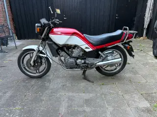 Yamaha XZ550