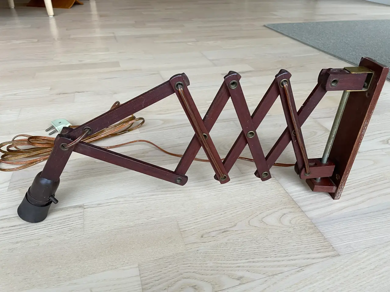 Billede 1 - Flot Teak Saxelampe 