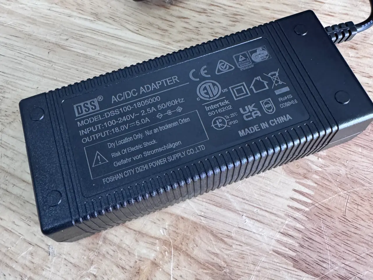 Billede 5 - 18V 5A 90W strømforsyning – Ny – 5,5×2,5 mm DC