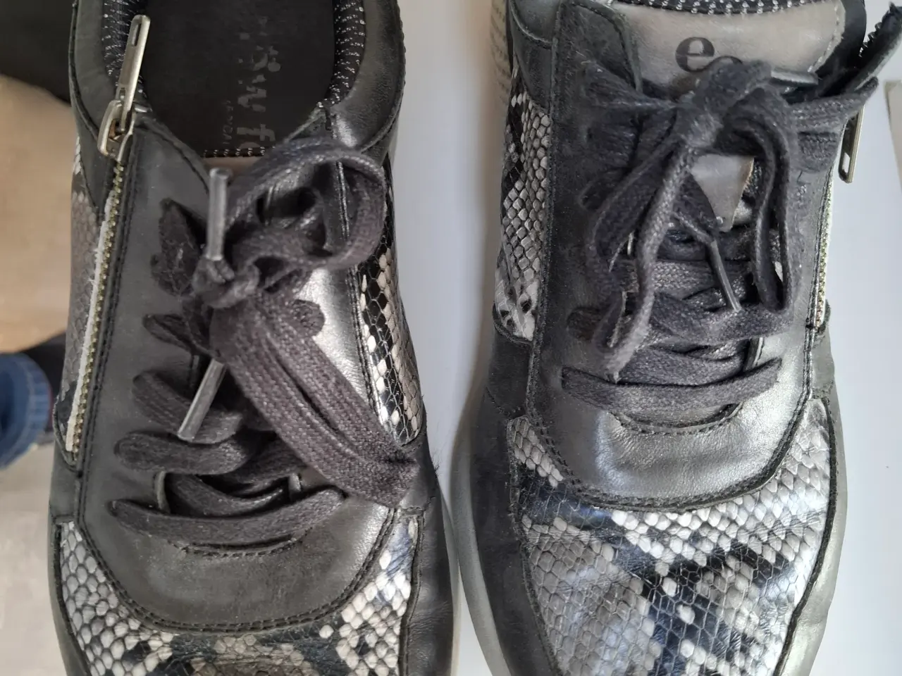 Billede 1 - New Feet Damesko med lynlås og snøre