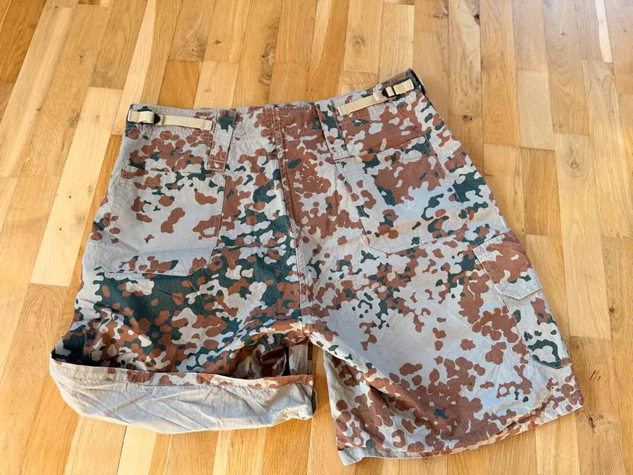 Billede 5 - Militær camouflage shorts 92 cm