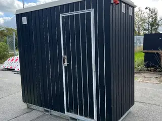 Scanvogn Flytbart UBRUGT vacuum toilethus med vand og spildevandstank til byggeplads. Frostsikret.