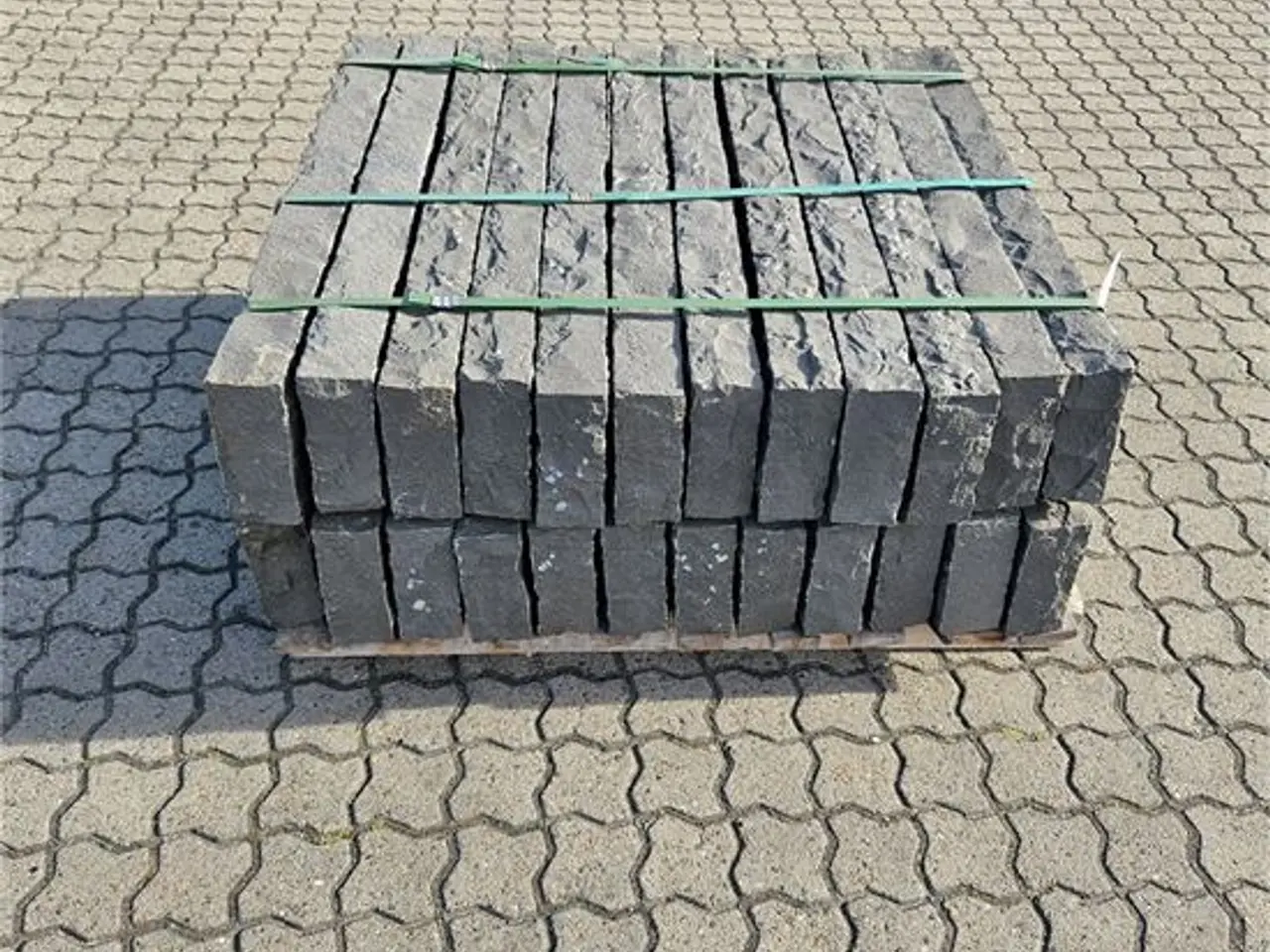 Billede 3 - ABC Sort basalt kantsten - Gulv og granit.