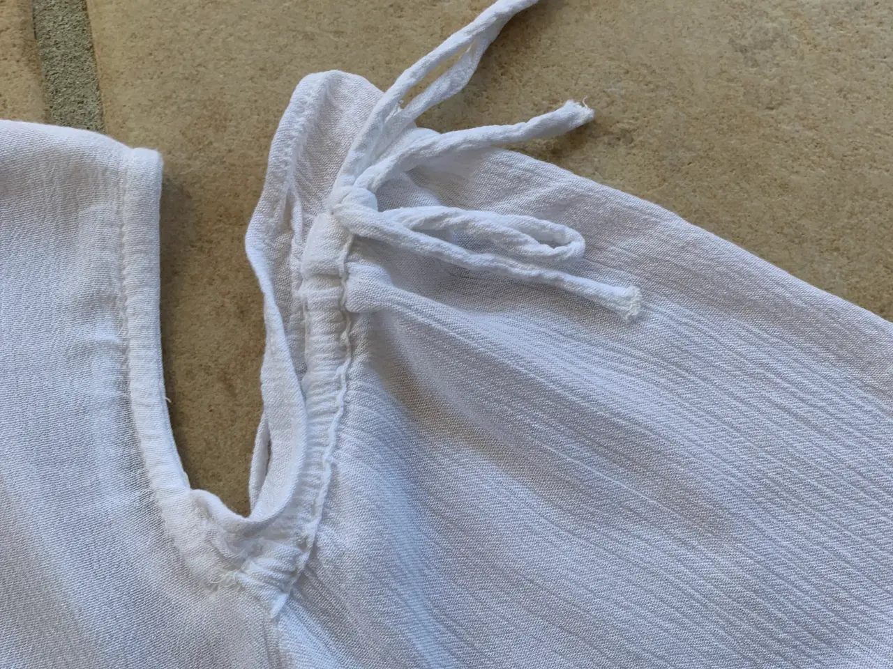 Billede 4 - Pieces bluse str.L i hvid 