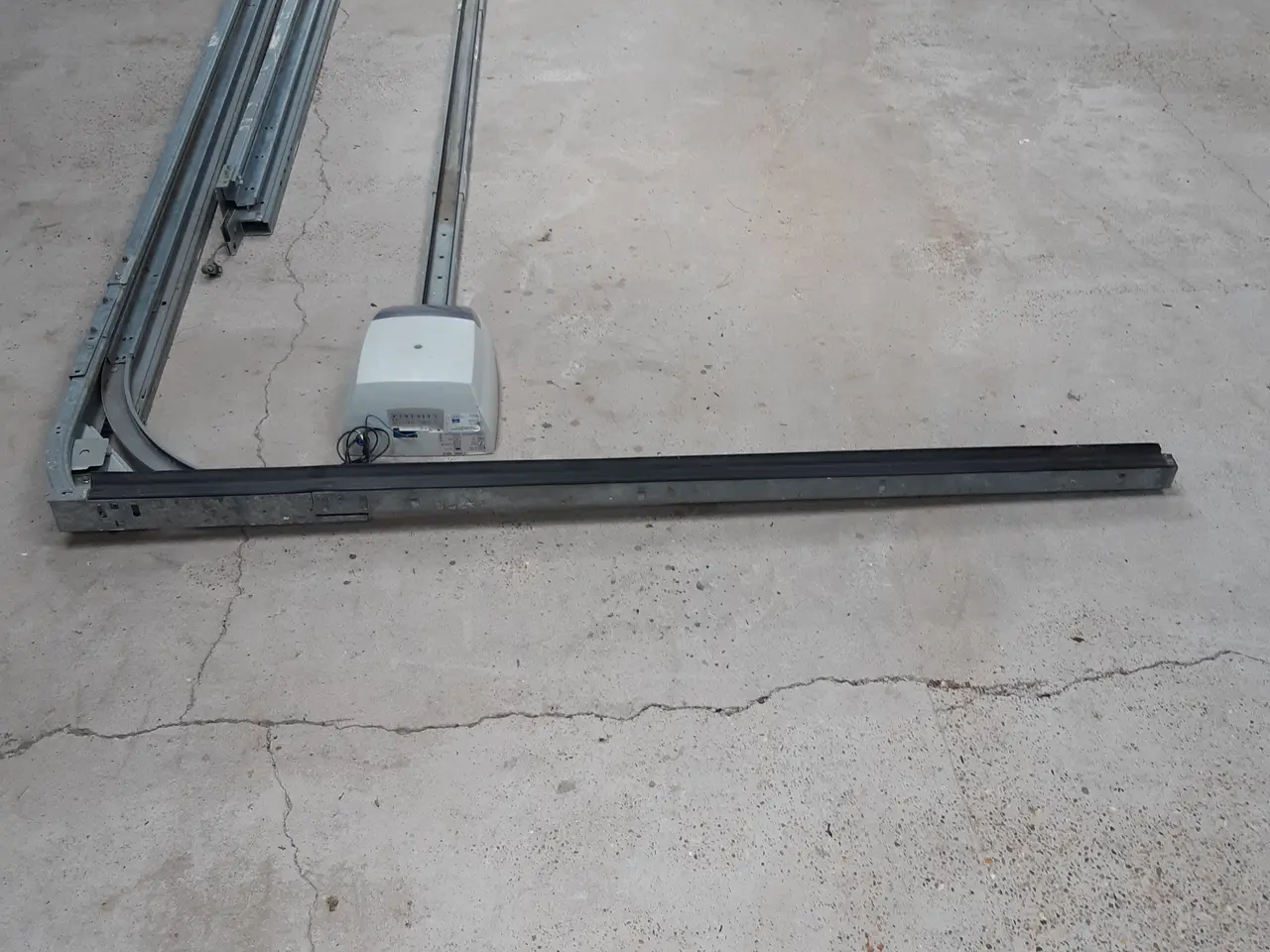 Billede 4 - Crawford elektrisk ledhejseport / garageport.