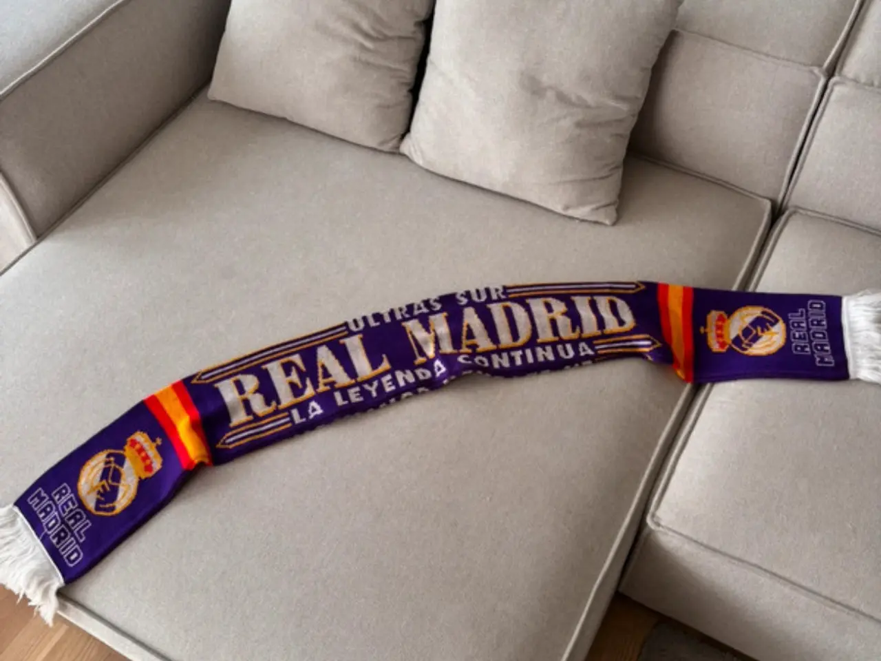 Billede 2 - Real Madrid halstørklæde 