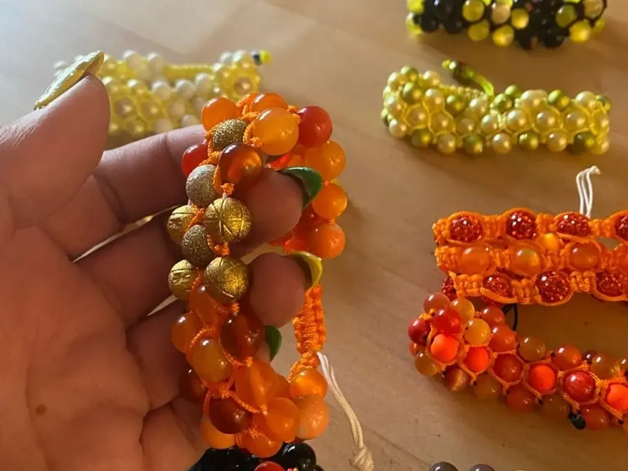 Billede 4 - Nye knyttede armbånd