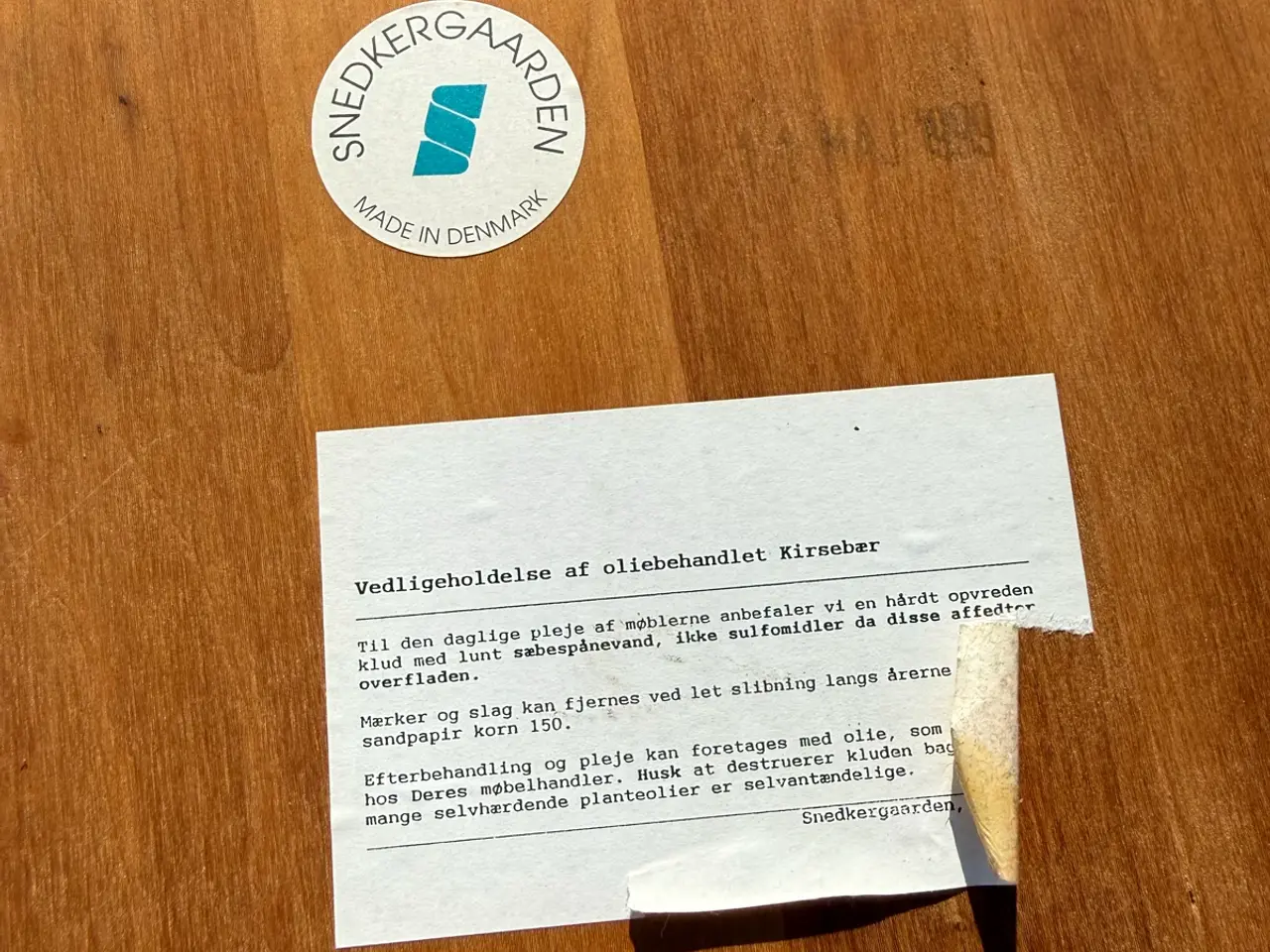 Billede 2 - Dansk retro massivt træ spisebord m\ tillægspader