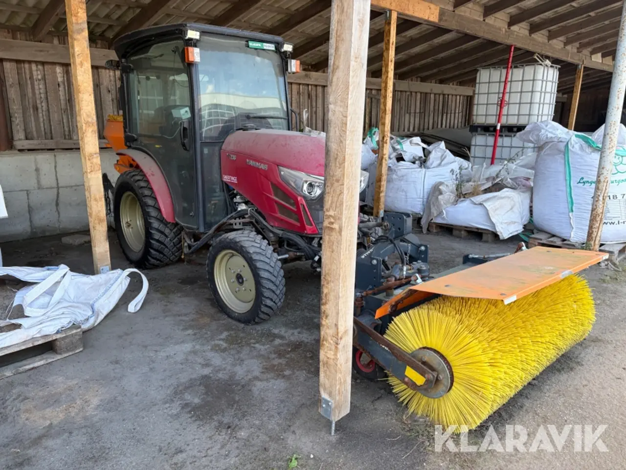 Billede 3 - Traktor Yanmar YT235 - med kost og spreder