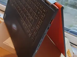 Lenovo Yoga 2 13" med touchskærm.