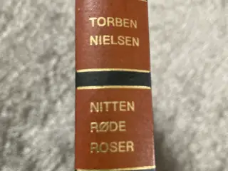 Bog: Nitten røde roser af Torben Nielsen 