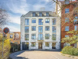 EKSKLUSIVE LEJEMÅL VED FREDERIKSBERG HAVE KONTOR / KLINIK / SHOWROOM M.M.