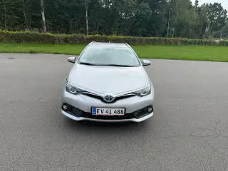 Toyota Auris Touring Sports Hybrid H3