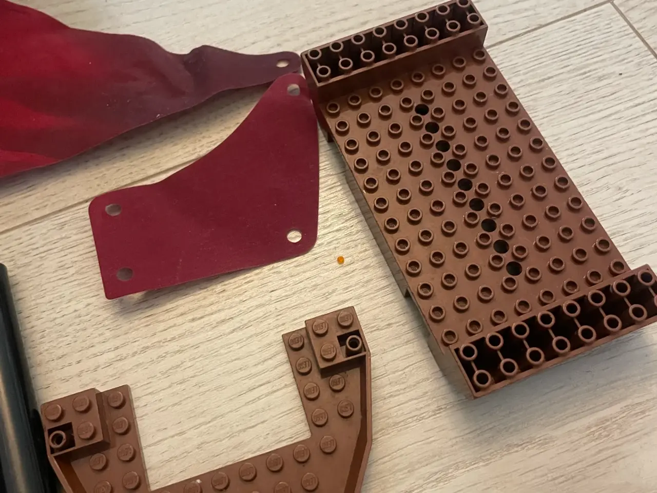 Billede 4 - Gamle lego pirat dele