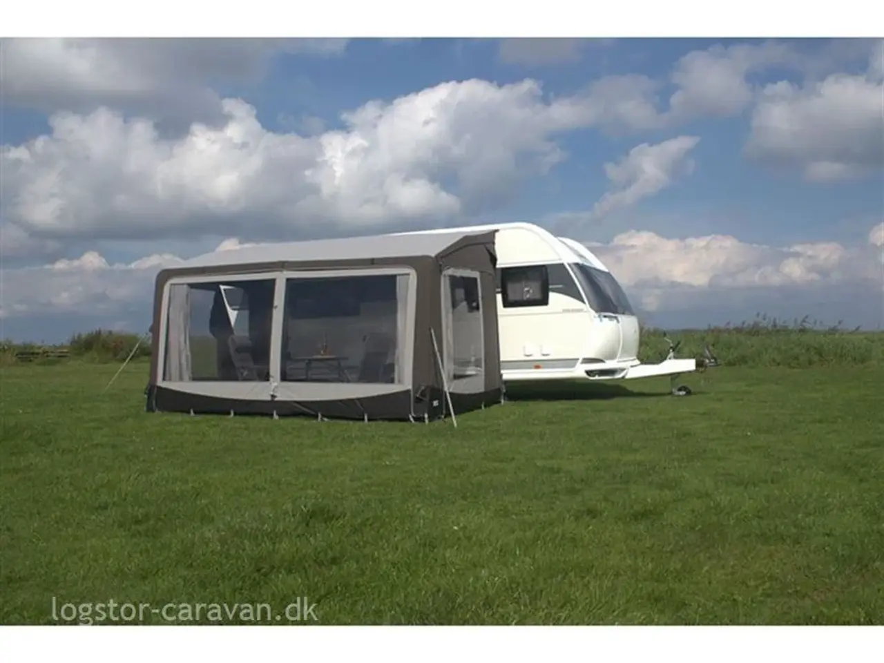 Billede 1 - Telta Pure 390 PURE Passer til campingvogne og autocampere med skinnehøjde på 235 til 280 cm 12869.00 kr