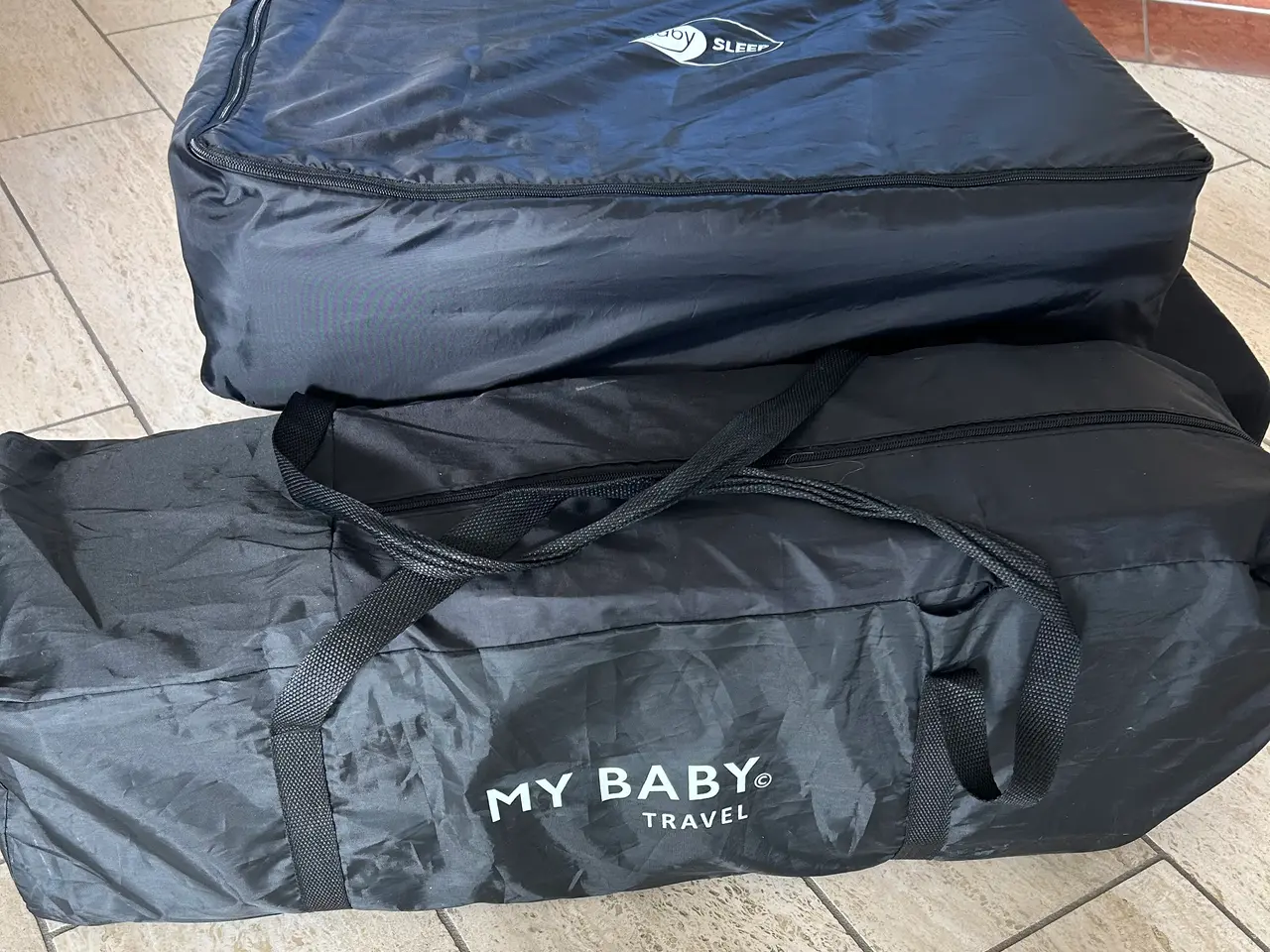 Billede 2 - Baby rejseseng inkl. 2 madrasser.