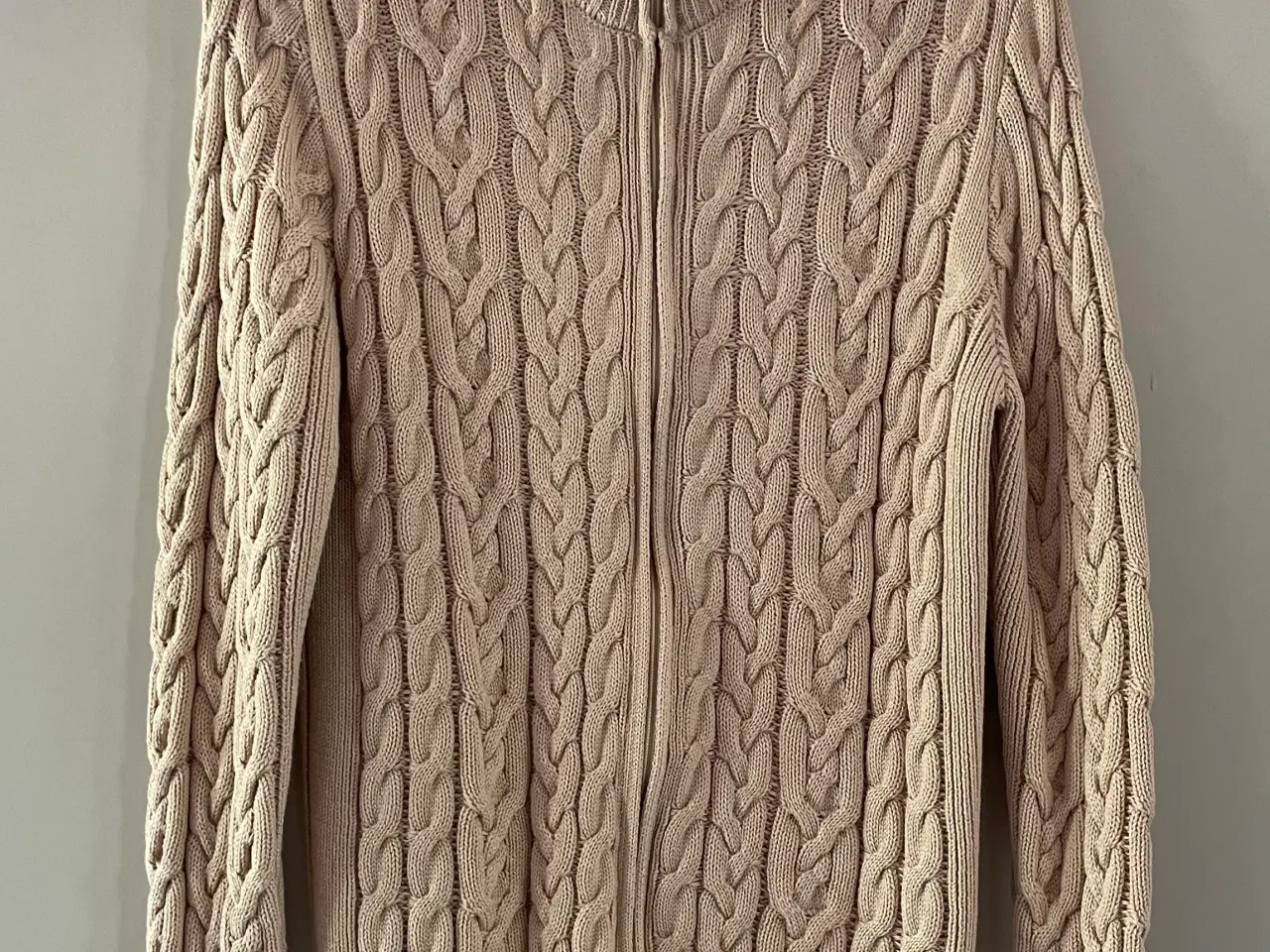 Billede 1 - Strikcardigan med snoninger