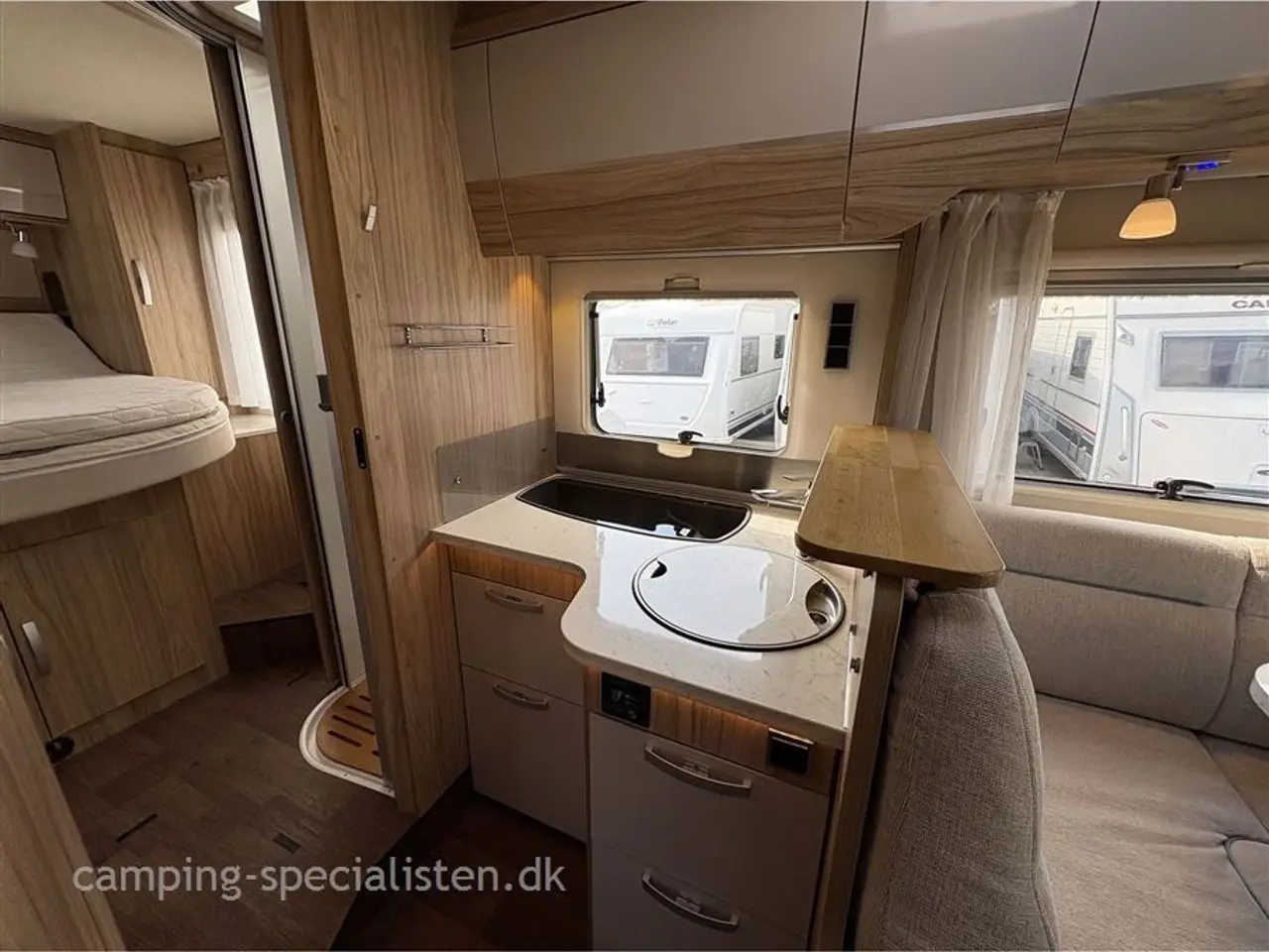 Billede 9 - 2018 - Hymer Tramp CL 698 60 Years Edition Hymer Tramp CL 698 60 Years Edition kan nu ses hos Camping-Specialisten