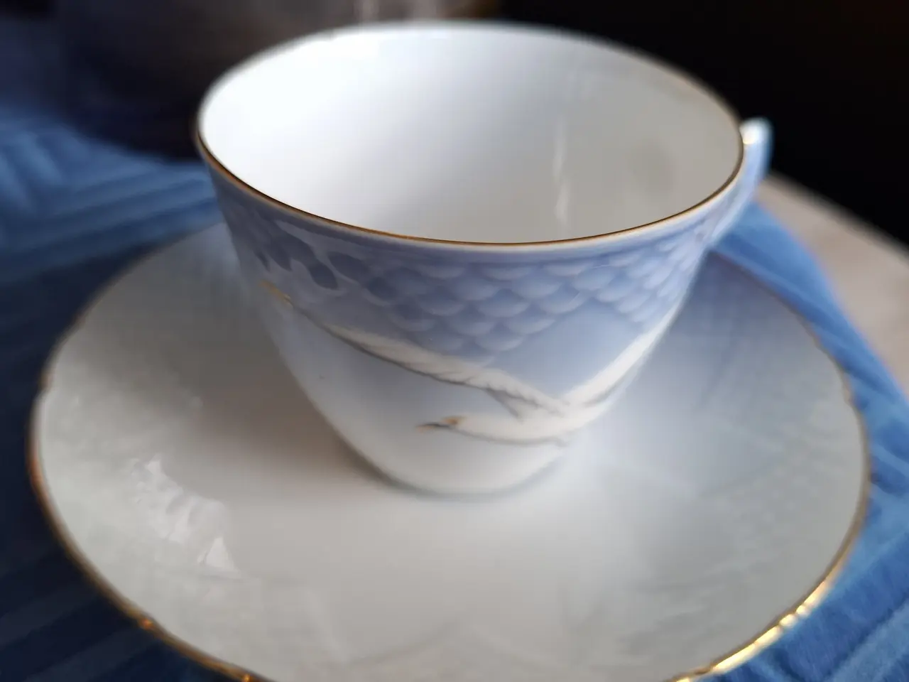 Billede 1 - Mågestel Espresso/Mokka kop med guldkant .