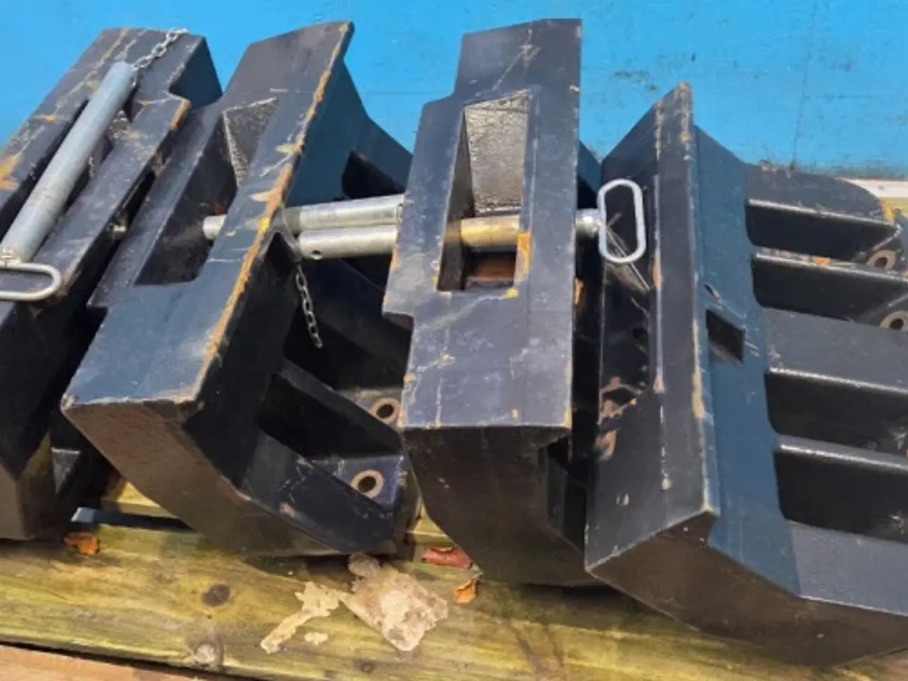 Billede 10 - Case Maxxum 145 Frontvægt Holder 82031499 (5 Stk)