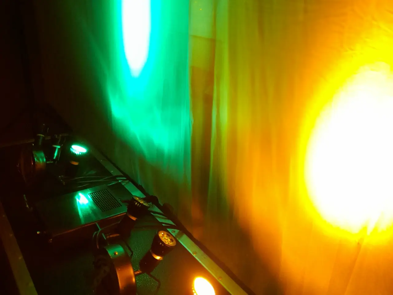 Billede 6 - Udlejes - 6 CH Løbe-Lysshow 6 kanal GU10 LED.