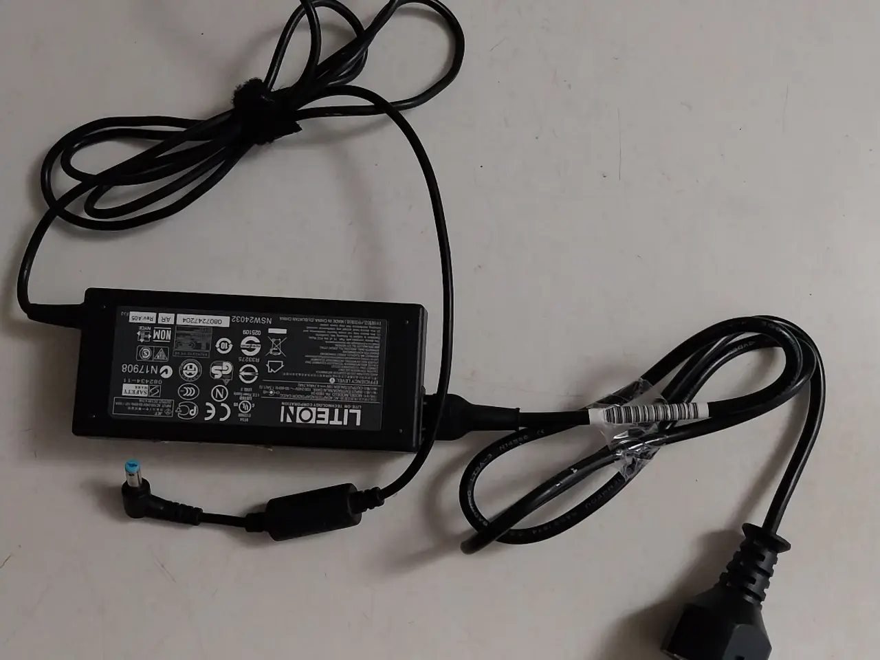 Billede 2 - Liteon computer oplader