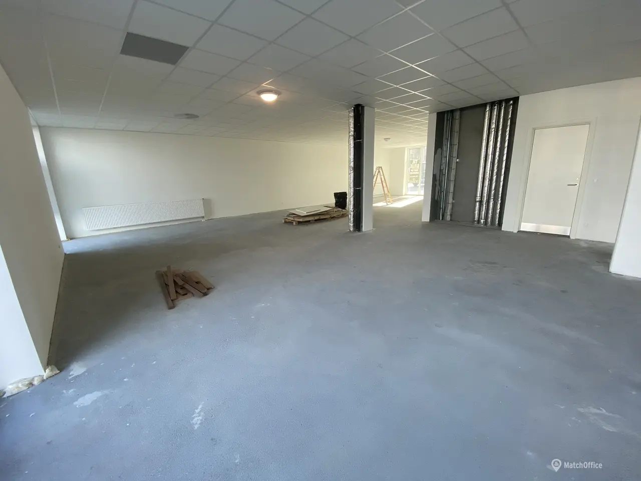 Billede 12 - Butiks- og kontorlokaler med stor facade i Viborg