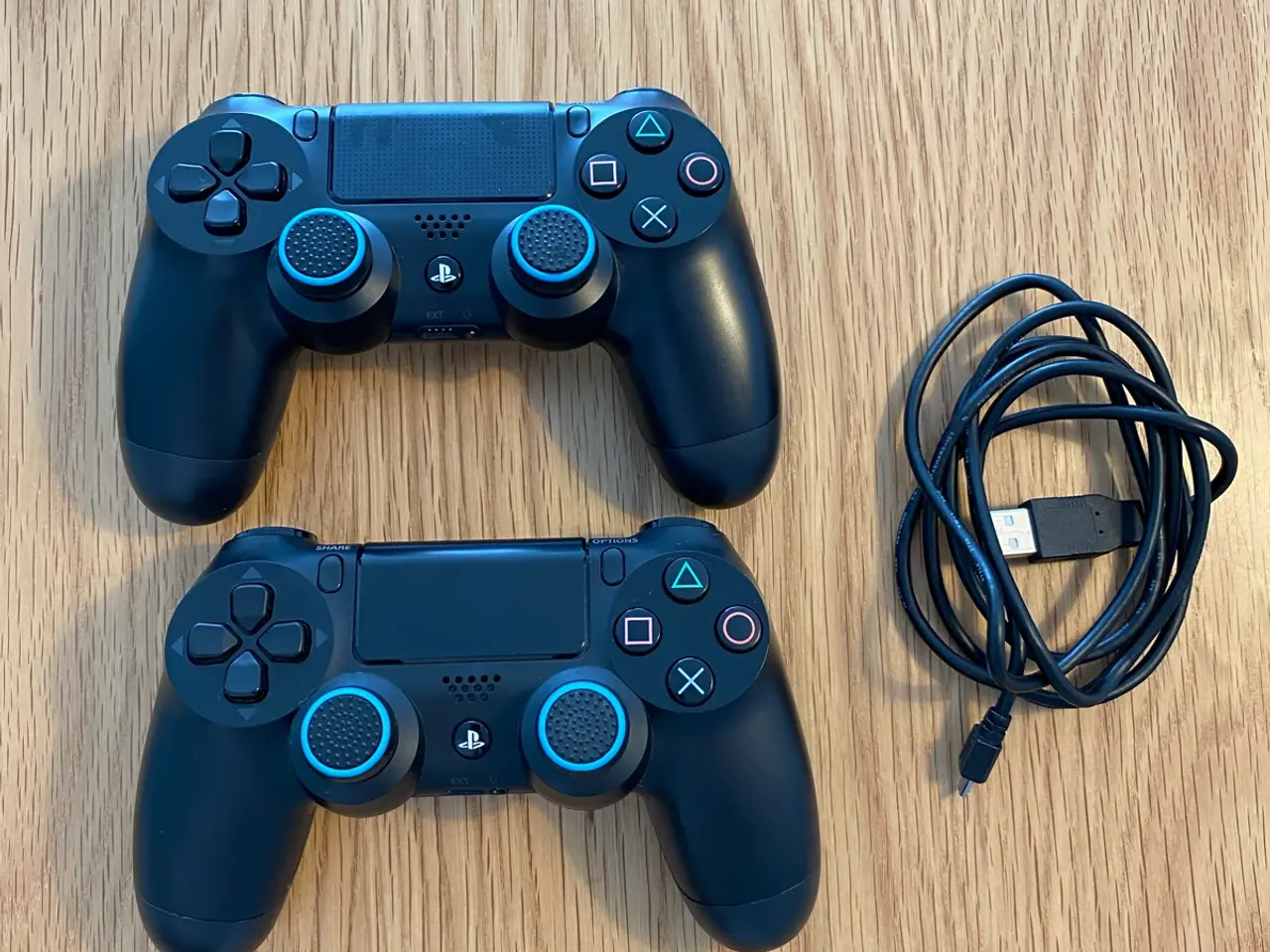 Billede 2 - PS4 med 2 controller 